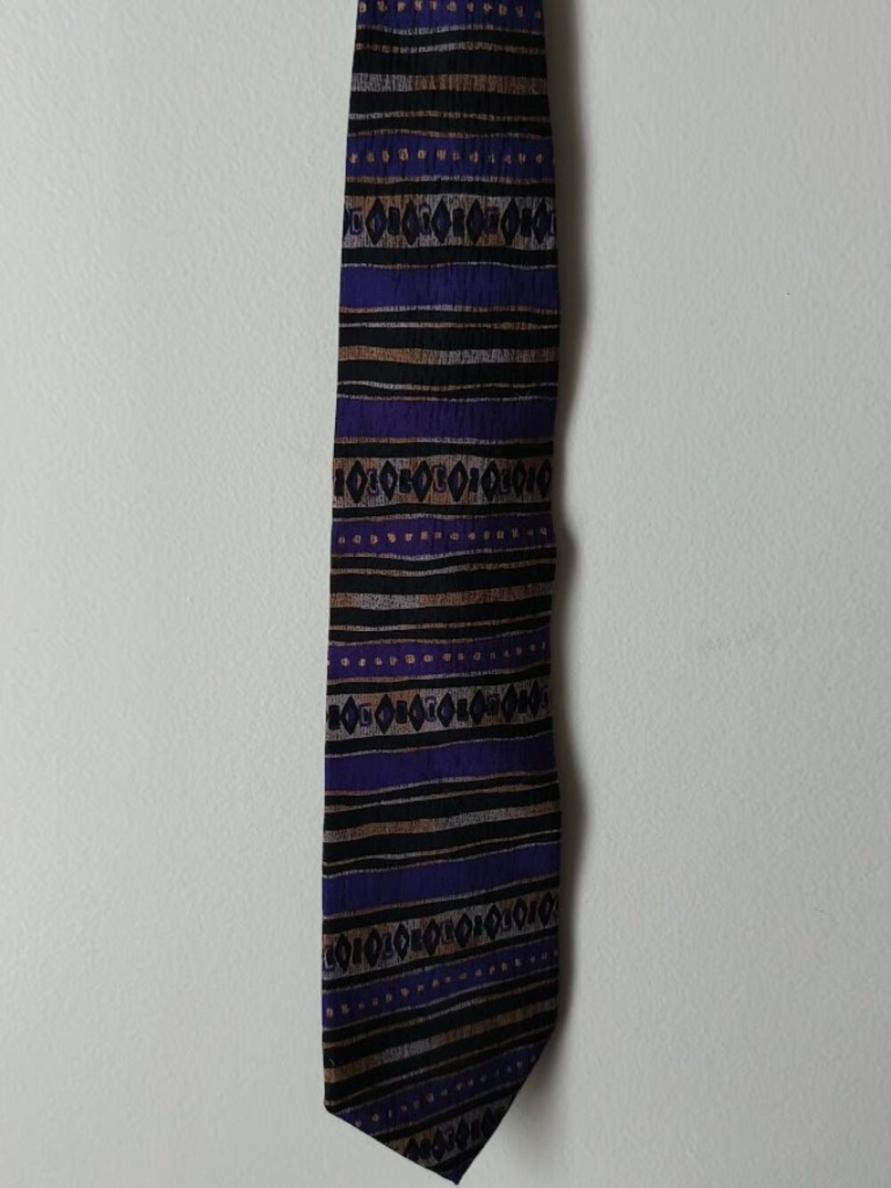 Striped Geometric Pattern Silk Tie - 100% silk